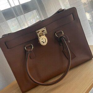 Michael Kors Hamilton Saffiano never used!